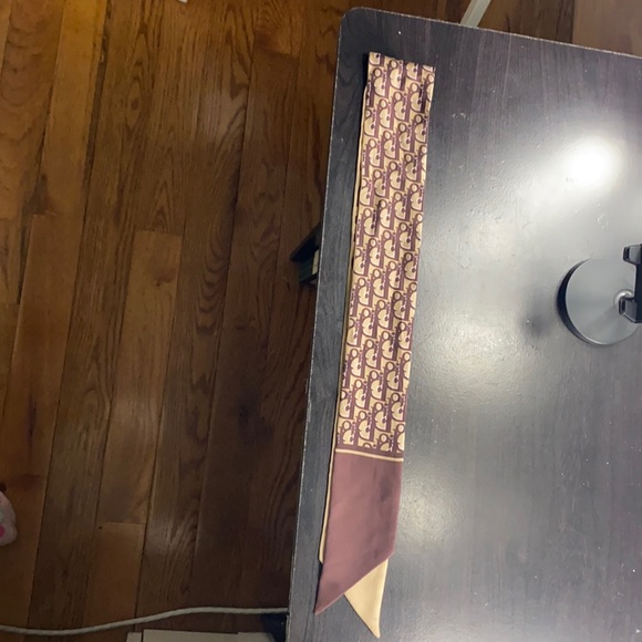 Dior head tie ✨ - Picture 4 of 9